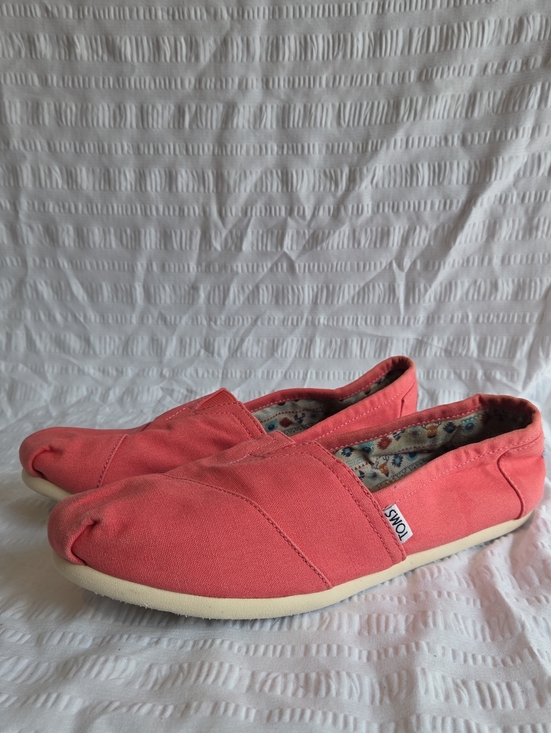 Toms Shoes - TOMS Classic Canvas Alpargata Slip-Ons Coral Pink Women's Size 10